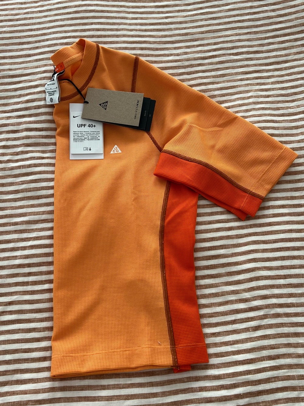 Nike ACG Orange Short-Sleeve Base Layer sz M, Dri-Fit Moisture Wicking Waffle